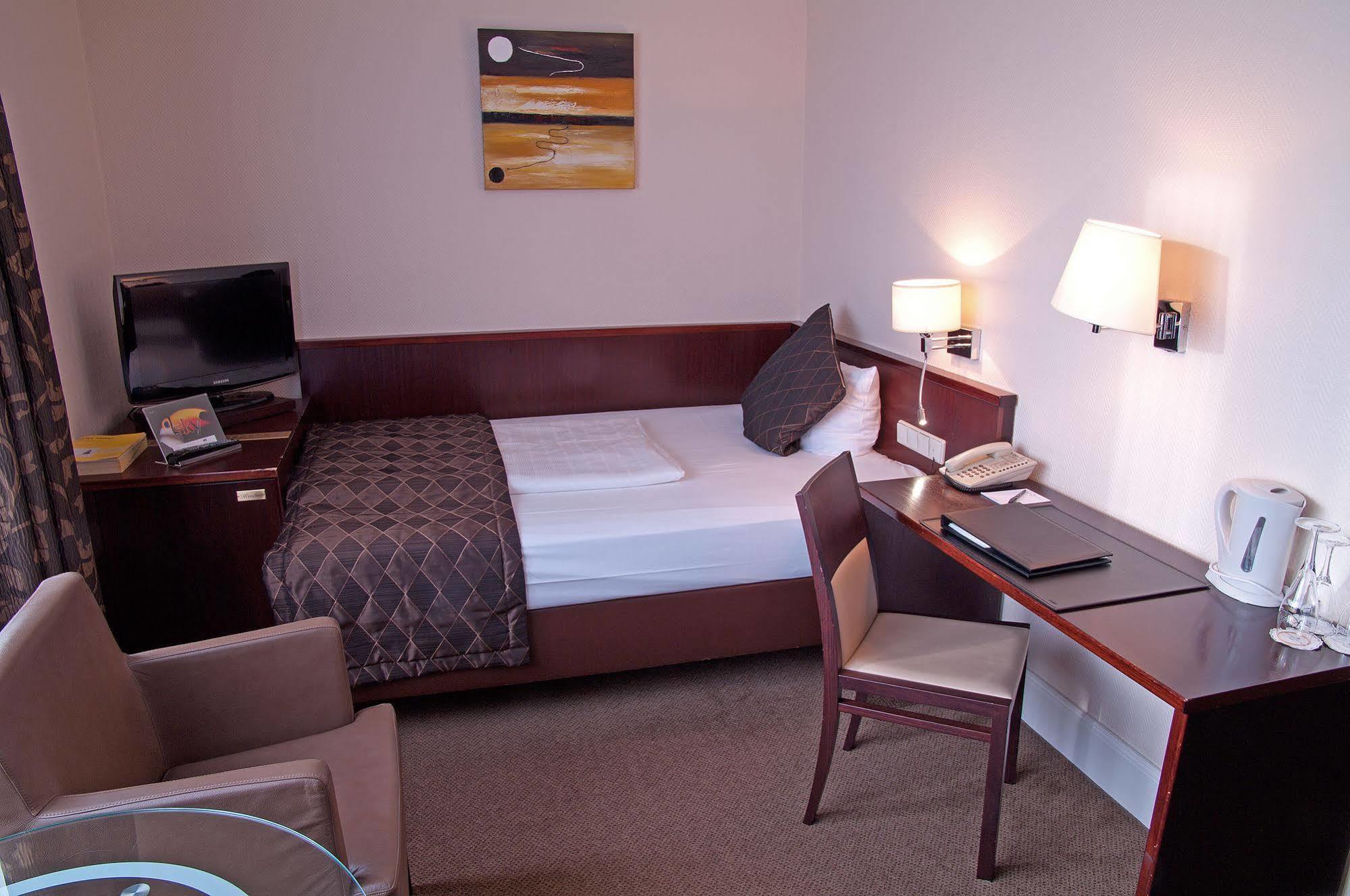 Leonardo Elbbruecken Hotel 4*